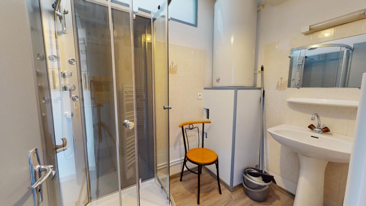 Apartamento Le Phare Du Port Saint Gilles Croix de vie Exterior foto